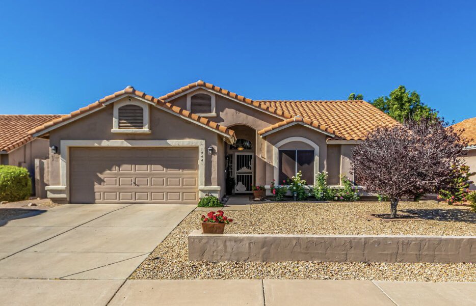 cmurphy702's tweet photo. A new one Under Contract! ๐Grateful for this referral & happy for my seller!๐ซถ๐#moveinrready #movingtoAZ https://t.co/H4Wm4z3vAQ