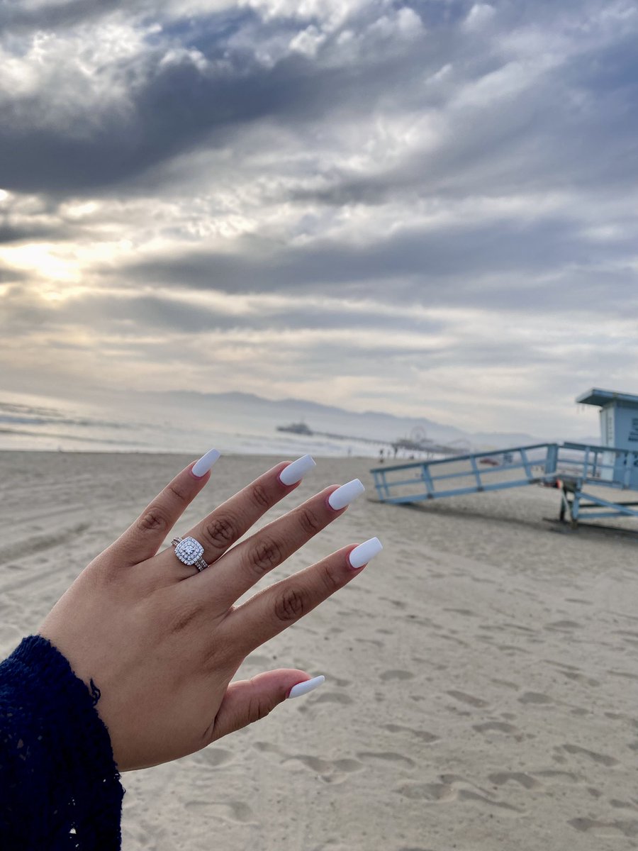 rosy_esmeralda's tweet image. • 12-30-2019 we became moots ,
05-17-2020 I became your girlfriend , 11-28-2021 we saw BTS together , 04-26-2022 I said YES • 
@kandiipandy 💍 I LOVE YOU 💕