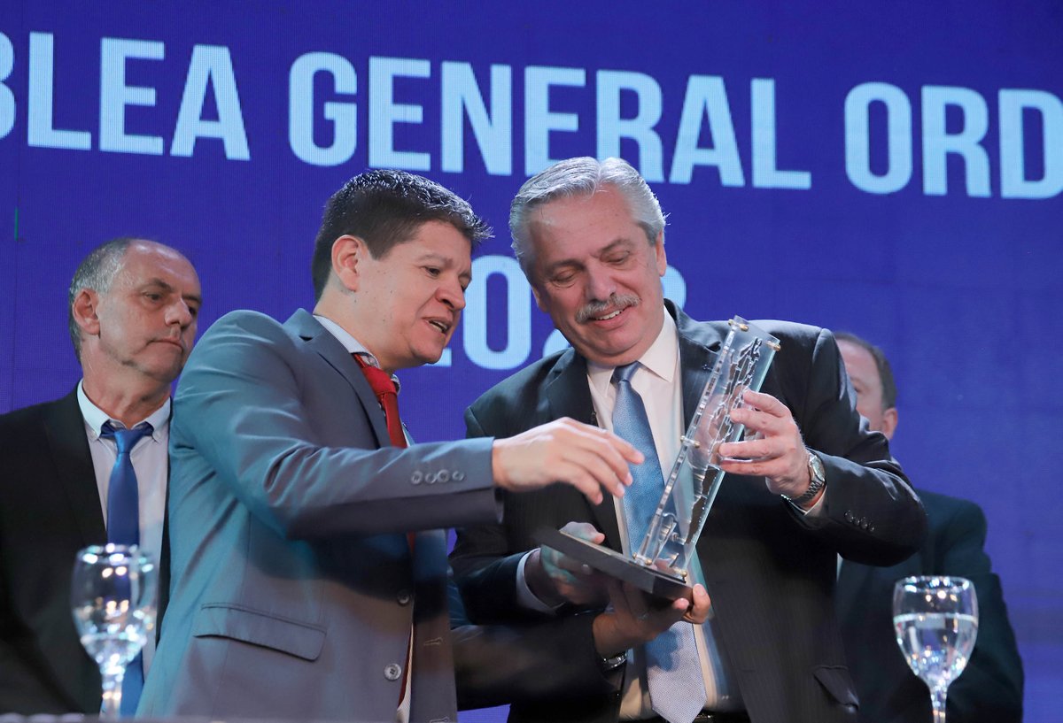 redcame's tweet photo. 🇦🇷 El presidente @alferdez participó de la Asamblea Anual de #CAME y comprometió el acompañamiento del gobierno a las pymes, ante más de 250 dirigentes de todo el país, representantes de los distintos sectores productivos.

Conocé todos los detalles acá 🔗 https://t.co/i6A4FBNbTu https://t.co/tDkB3aMO8P