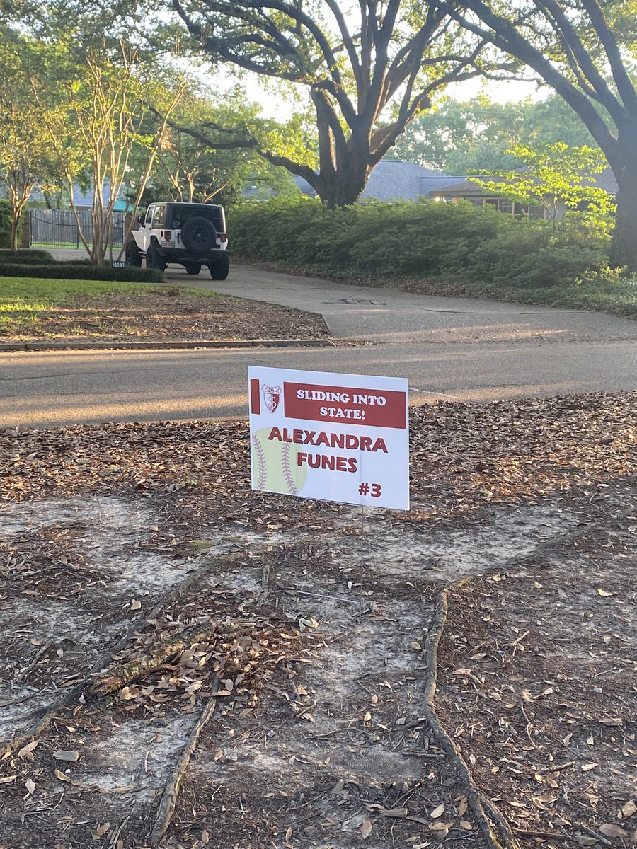 DavidEFunes's tweet photo. The St. Joseph’s Academy Redstickers play in the State Semifinals in Broussard tomorrow afternoon. Some of the moms got together to show the girls some love around campus.

#GeauxSJA #GeauxStickers 

@alexandralfunes https://t.co/UjkjUINf6N
