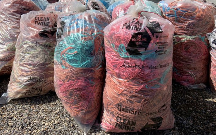 Cleanfarms's tweet photo. NEWS! Alberta recycling pilot for grain bags &amp; baler twine extended to August 2023 - Extension includes additional Ag plastic recycling collection sites. See details: https://t.co/BvmycEGFlm https://t.co/aXywyaohcZ