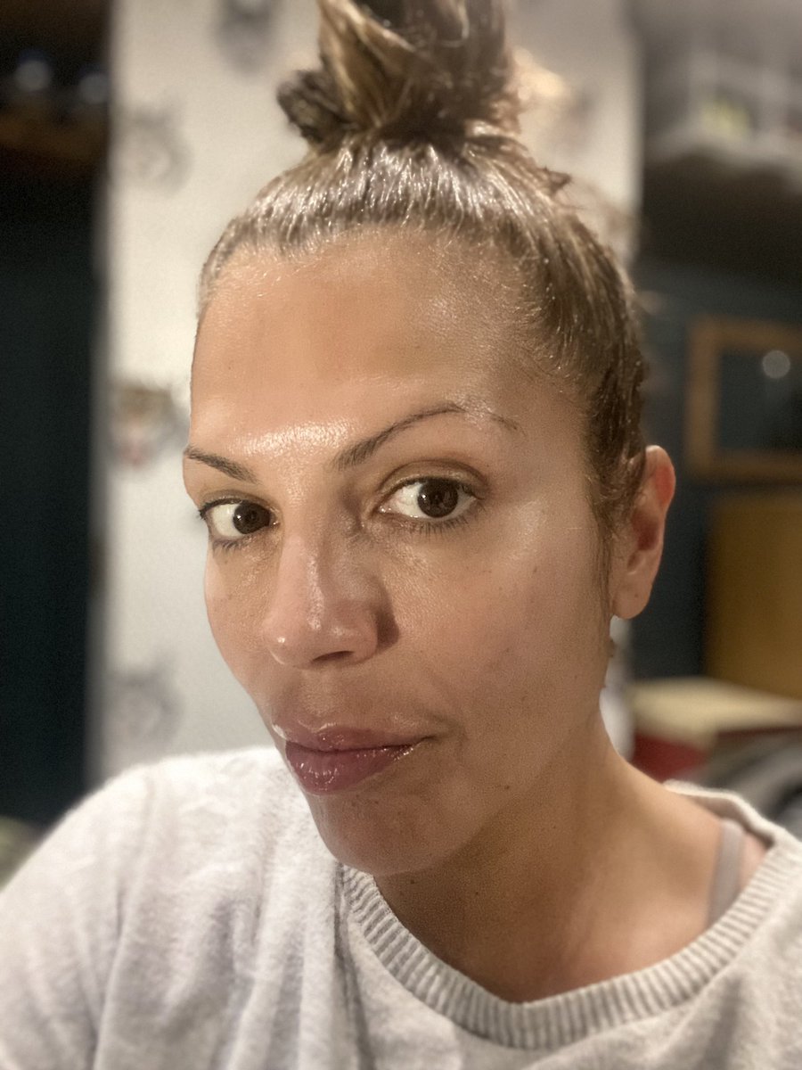 CarlaTheCoach's tweet photo. Doing these facial exercise every few days really brings a glow to the skin. https://t.co/qag9p1rsjW