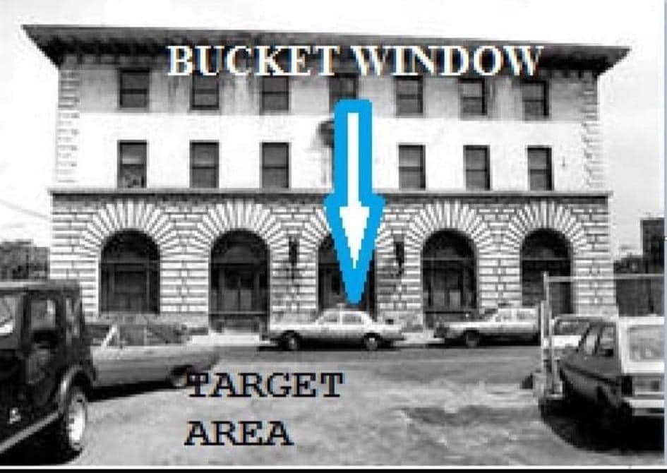 VicFerrari50's tweet photo. Did you know there was a good chance you could get hit with a bucket of water walking into the NYPD’s 41 precinct in the 1980’s?

#NYPD #nypdfinest #police #lawenforcement #crime #truecrime #cops #leo #k9 #swat #lawenforcements #comedy #policebooks #policebook https://t.co/LHJyaL6TAc