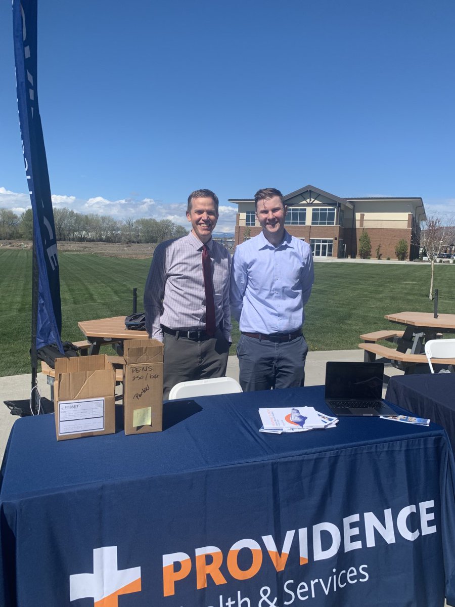 PSVIMResidency's tweet photo. A truly amazing day in the Palm Springs of Washington.  Thank you Pacific Northwest University and your amazing students for making us feel so welcome.  #PNWUHealth https://t.co/zmmLNAlrrH