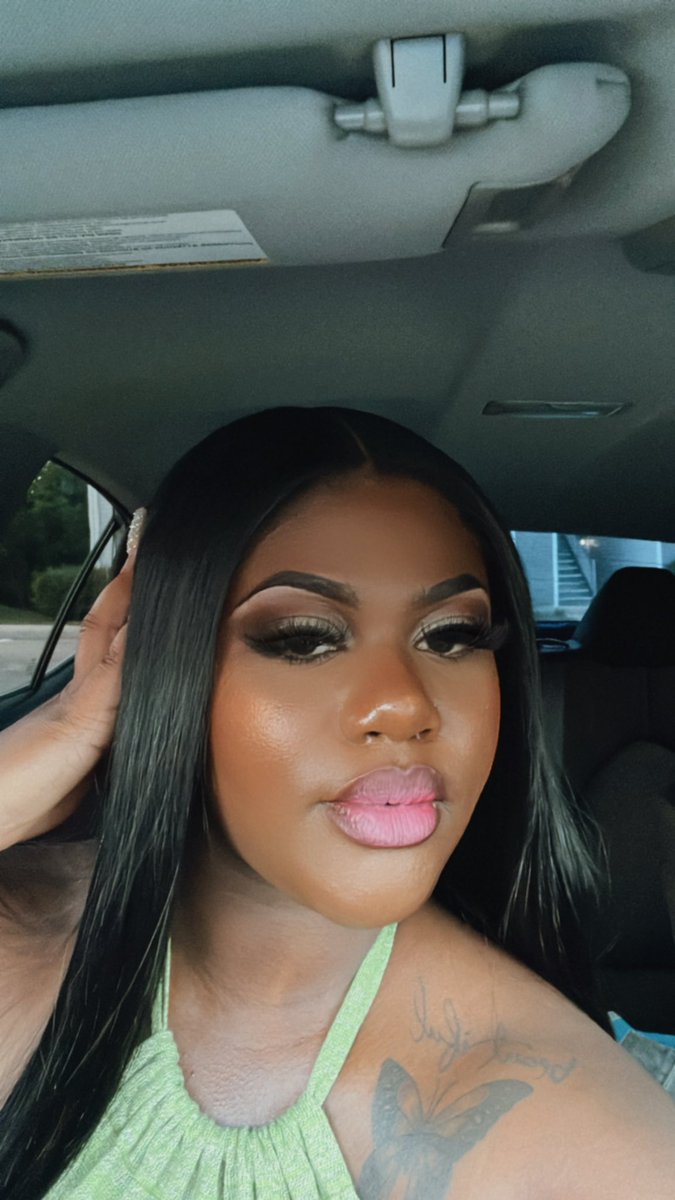 Marshaepope's tweet photo. The topic &amp; top pick 👑 Happy 23rd to me 🥰 https://t.co/9wH3ivs5YW