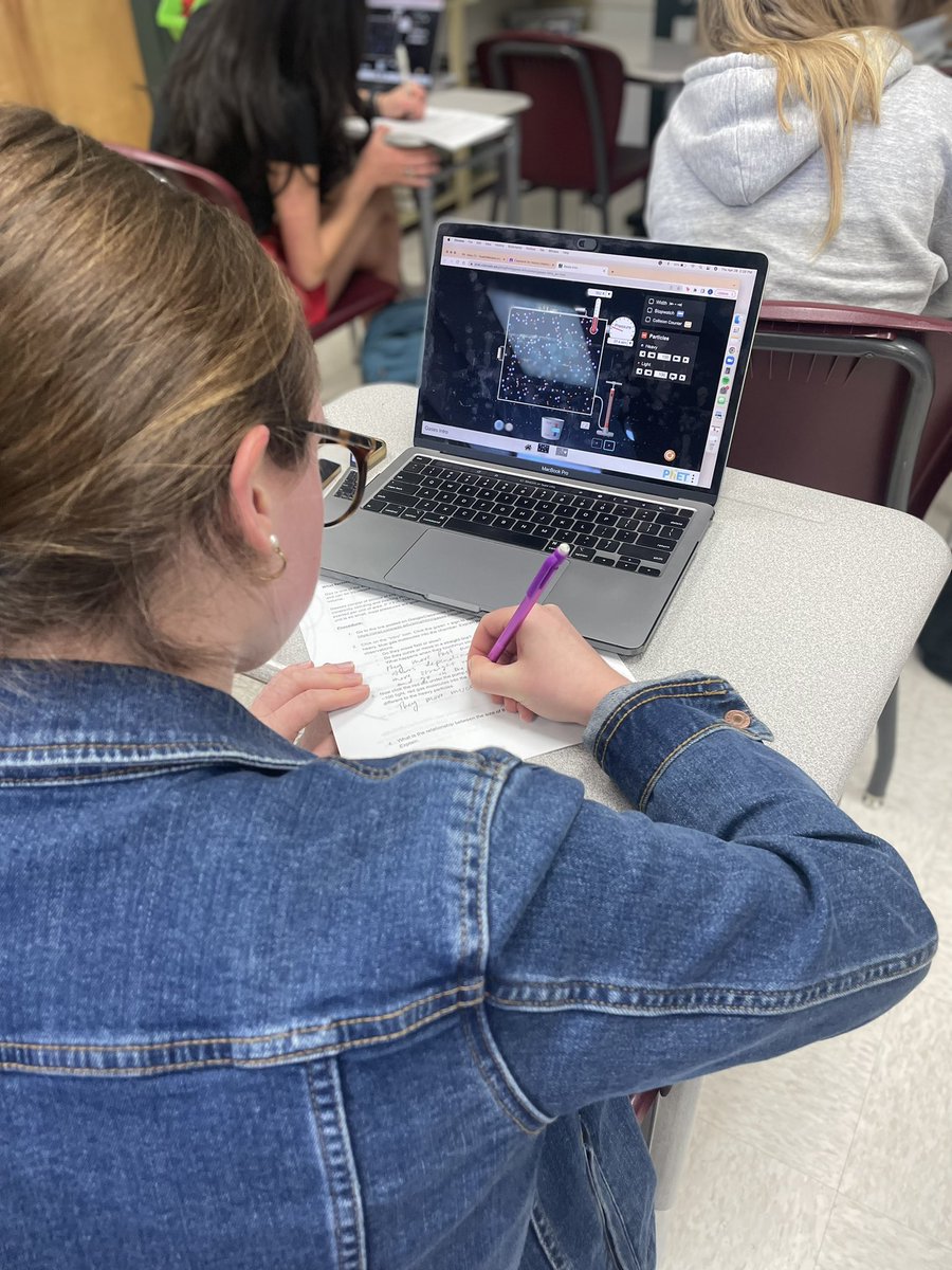 MsFusinaChem's tweet photo. Honors Chem students using @PhETsims βGases Introβ to help visualize the relationships between pressure, volume, and temperature of gases @SSSASsaints #SaintsLearn #SaintsScience #ChemEd https://t.co/8uUA7NYT0Y