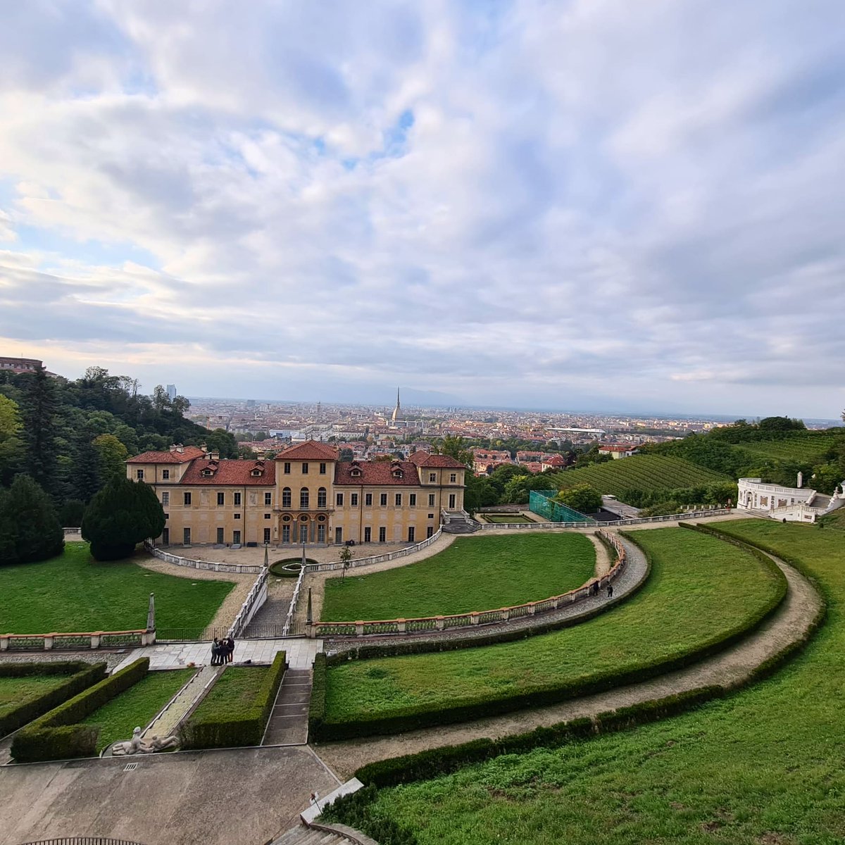 Il 1° maggio 2022 torna #domenicalmuseo✌🏻
L’ingresso a Villa della Regina sarà gratuito ogni prima domenica del mese 🎊
👉🏻 Domenica 1° maggio la Villa sarà aperta dalle 10.00 alle 18.00 (ultimo ingresso 17.00).
Per maggiori informazioni @polomusealepie ➡️ bit.ly/3voTp86