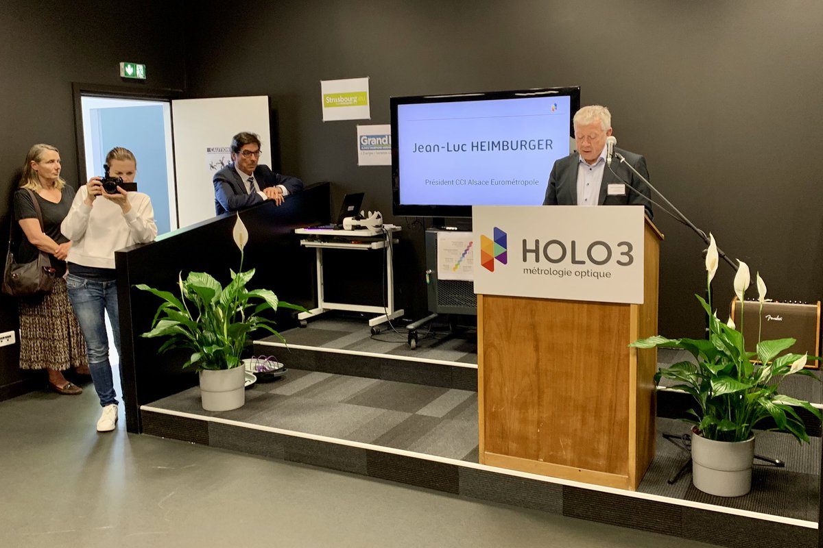 Centre recherche <a href="/Holo3VR/">HOLO3 - Virtual Reality</a> inauguration de leurs nouveaux locaux à <a href="/illgraff/">Ville d'Illkirch-Graffenstaden</a> et signature partenariat avec @ECAMStrasbourg <a href="/thibaudphilipps/">Thibaud Philipps</a> pour <a href="/regiongrandest/">Région Grand Est</a> insiste sur importance #5G dans transformation #numerique👍 #Obvi #Experience4 @sbs_interactive <a href="/OrangeGrandEst/">Orange Grand Est</a> #VR #IoT