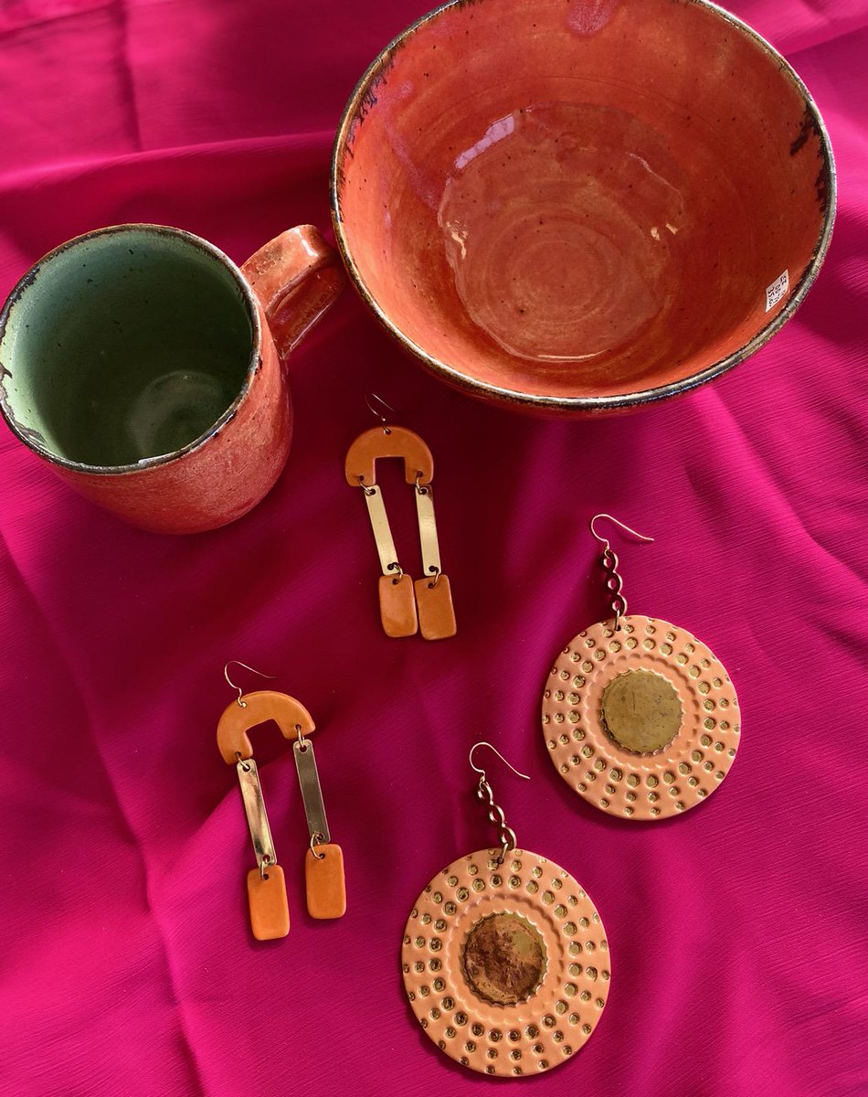 EWMASTORE's tweet photo. Exceptional pottery & ceramics are available at the EWMA Store. Add a slash of color to you daily routine! Pop by the store to check out the various artists abundant supply.
#supportlocalartists #shopsmallbusiness #ewmastore #ceramics #pottery #jewelry #handmade #oneofakind https://t.co/jUG4gOHoCs