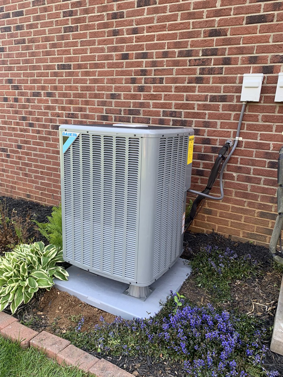 gibsonhvac_'s tweet photo. 2.5 ton heat pump install today! Great job by Denver, Ethan, and Bryson. Call 859-444-5715 for free second opinions on changing out your system. https://t.co/I4OvFBwWSo