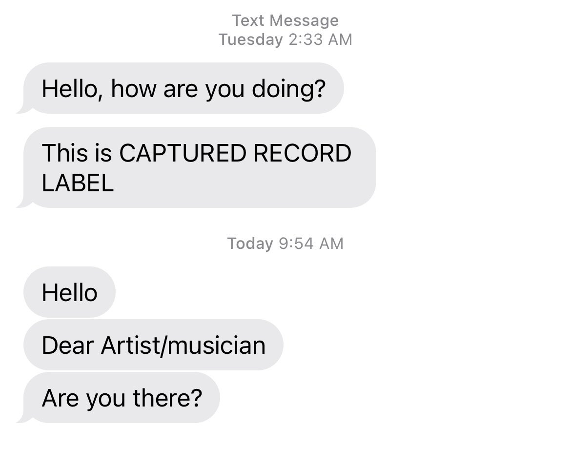 browless_bitch's tweet photo. when you think you’re getting signed but it’s actually just a bot 🫠

scammers really out here trying to come for my wallet AND my throat with an appeal to my fucking hopes and dreams. sickening! https://t.co/VZBcTxuLSc