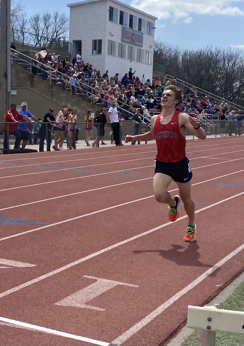 AdamsCentralXC's tweet photo. ⁦@bonifas_luke⁩  sets a new school record in the 1600. 4:25.32 https://t.co/wO0tKTDhPy