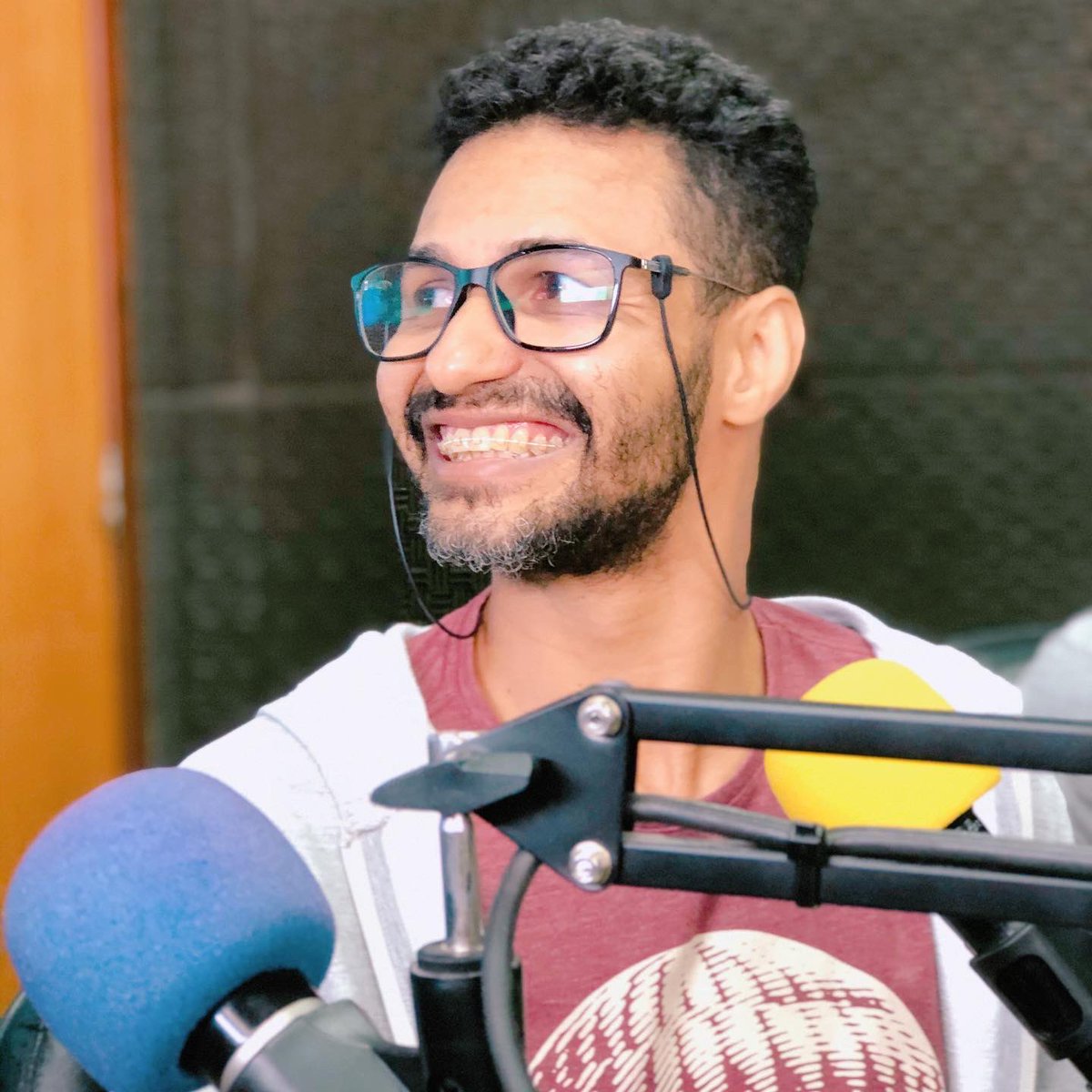 whallassy's tweet photo. Depois de 6 anos, me despeço do Programa Estopim da Mirante FM. Foi um aprendizado gigante poder entreter, informar e abordar pautas sociais. A todos vocês que me acompanham pelo Rádio, apenas uma pausa, tem projeto novo! ❤️ https://t.co/lT7svXvj36