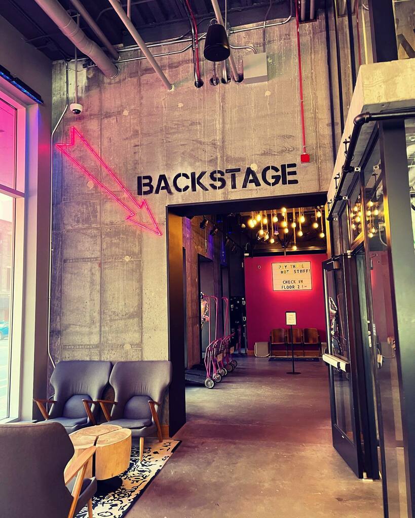 #backstage ? instagr.am/p/Cc55XA0u20j/