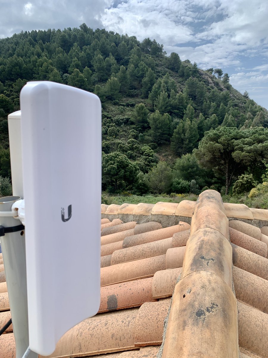 cxoofme's tweet photo. Customer was thinking starlink… saved them a fortune by connecting them to one of our access points. #ubiquiti #ubnt https://t.co/wtOmZl8vsK