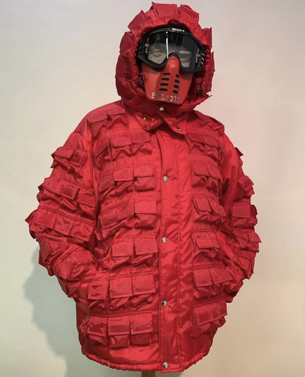 yallrocksick's tweet photo. NEXUSⅦ. による GENERAL RESARCH PARASITE POCKET JACKETの再構築。
1998年のPOLICE VESTの着こなし方が未だに分からない。
is-nessのパラサイトポケットダウンとNEXUSⅦ.グレゴリー別注パラサイトポケットバックパックはいつ出るのかな。
#GENERALRESEARCH
#parasitepocket
#isness
#nexusvii. https://t.co/TcAXCfjZRC