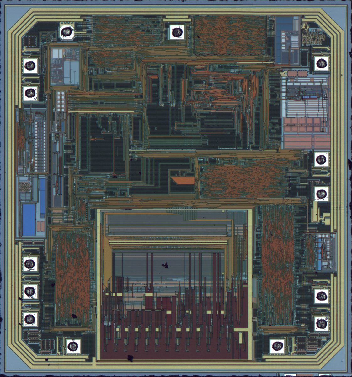 Texplained_RE's tweet image. This is the top view of our #MSP430 chip scanned with a x5 objective and a SEM scan with a 52° tilt before metal deposition.

#TexplainedTT #ICReverseEngineering