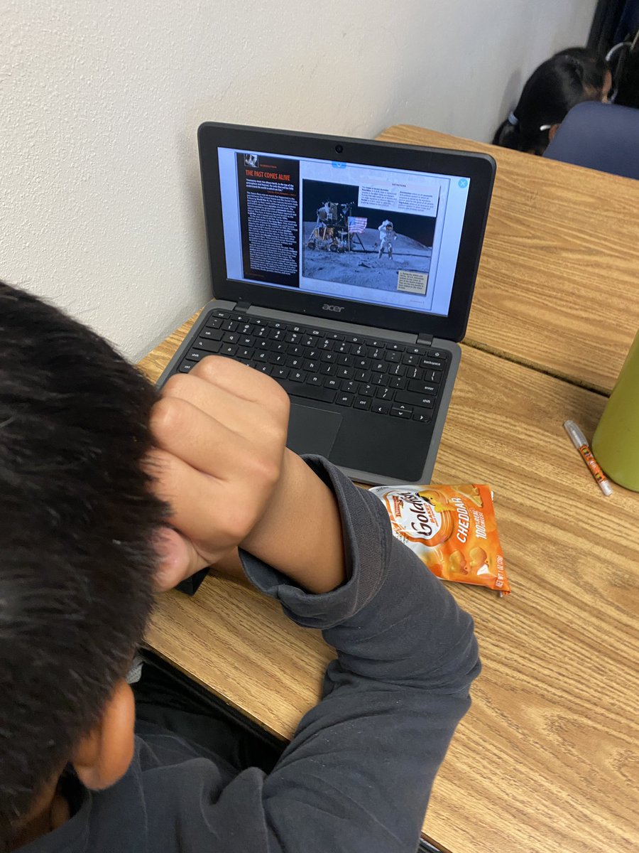 hellohays22's tweet photo. @epic4kids is always a treat for us, but it is especially great when we can extend our social studies lessons over the Cold War Era! #pinkspringtraining @shantieljovanna @edtechsavy https://t.co/aT7D4DPHSr