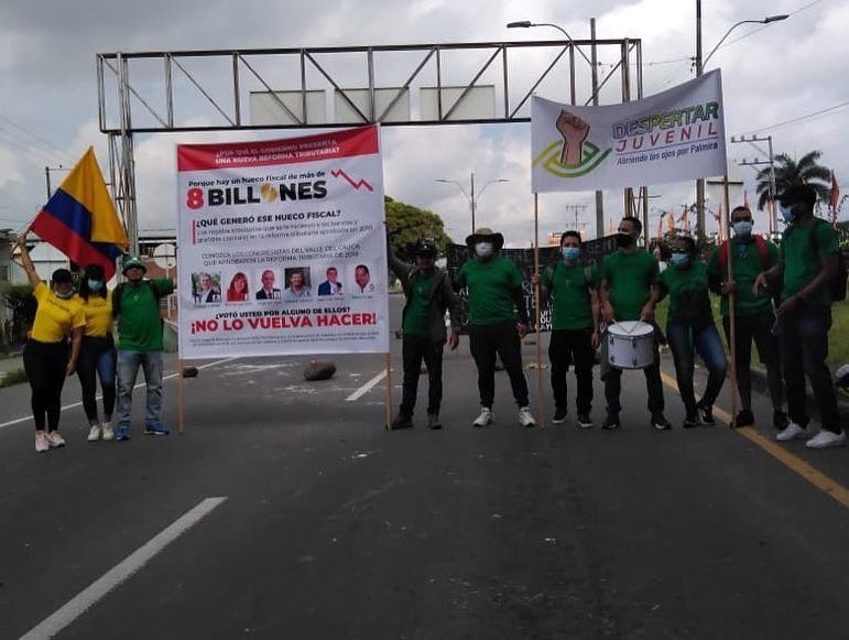 BolanosArboleda's tweet photo. Nuestro #tbt del #28DeAbril/el #tbt de @sergio_fajardo. 

Por eso Despertar Juvenil uno de los movimientos políticos más consolidados de Palmira vota @petrogustavo y @FranciaMarquezM🙏🏻💪🏻 https://t.co/fE7uc8gBc4