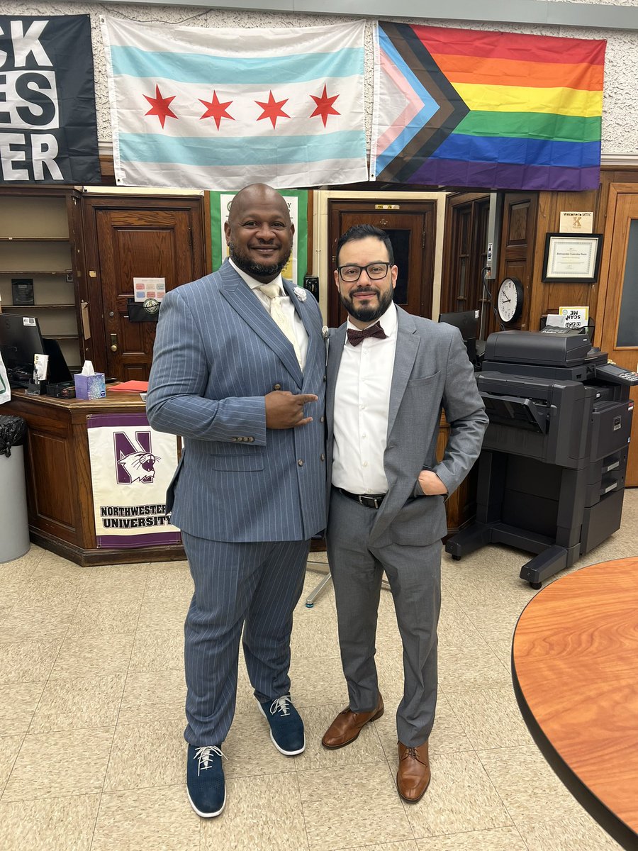 KellyPrideCPS's tweet photo. It’s always great when your @NCSChicago princiPALS stop by and check up on you! https://t.co/FCDVjv1Tta
