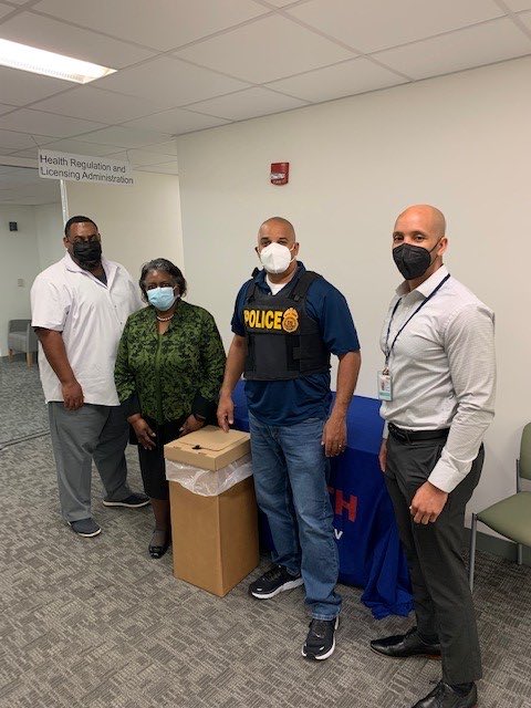 DEAWashingtonDC's tweet photo. We had a great time all around the #DMV at Federal Employee #TakeBackDay!
You can participate in #DMVTakeBack too! Join us SATURDAY 10am -2pm at a location near you!
https://t.co/oQyKLsKrKy https://t.co/HIe5CrC996
