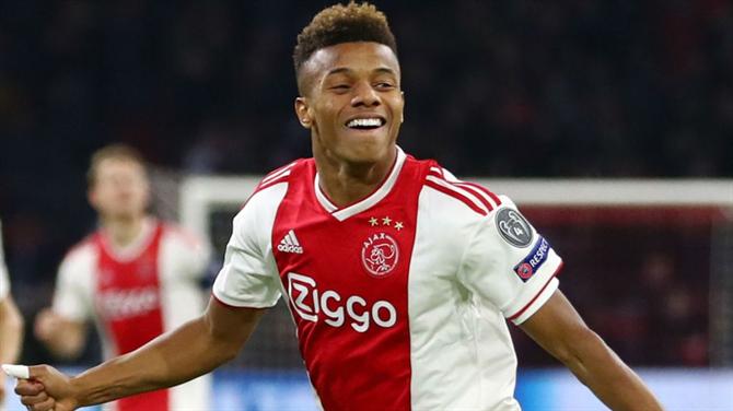 DAVID NERES A CAMINHO DA LUZ? 🚨

Fontes próximas ao jogador brasileiro do Shakhtar afirmam que este deixou a luz do quarto acesa depois de sair, então caminhou de volta ao quarto para a desligar.
Neste momento a luz do quarto pode ou não encontrar-se já desligada.