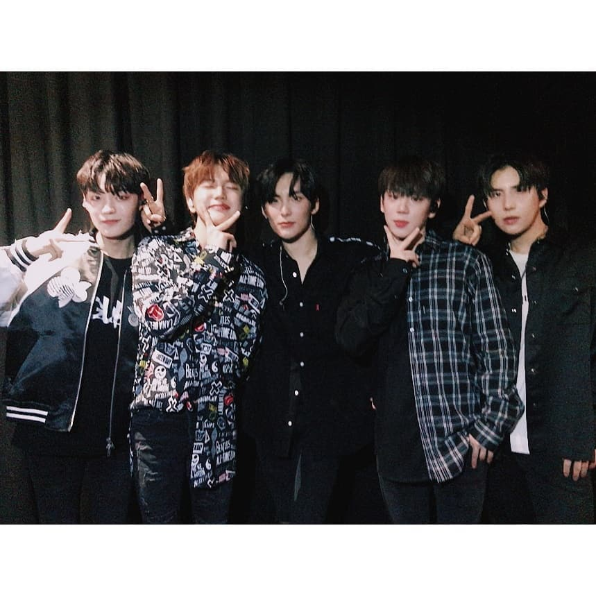ACEtagram_7's tweet photo. 190302

[#ACE_PHOTO]
A.C.E WORLD TOUR IN EUROPE - TO BE AN ACE
2019.03.01 #6 BRUSSELS
#ACE #에이스
#ACE_WORLD_TOUR
#TO_BE_AN_ACE 

🖇️ https://t.co/38SM4uCcIS

#ACE #에이스 @official_ACE7 https://t.co/AT6CMjgUs8
