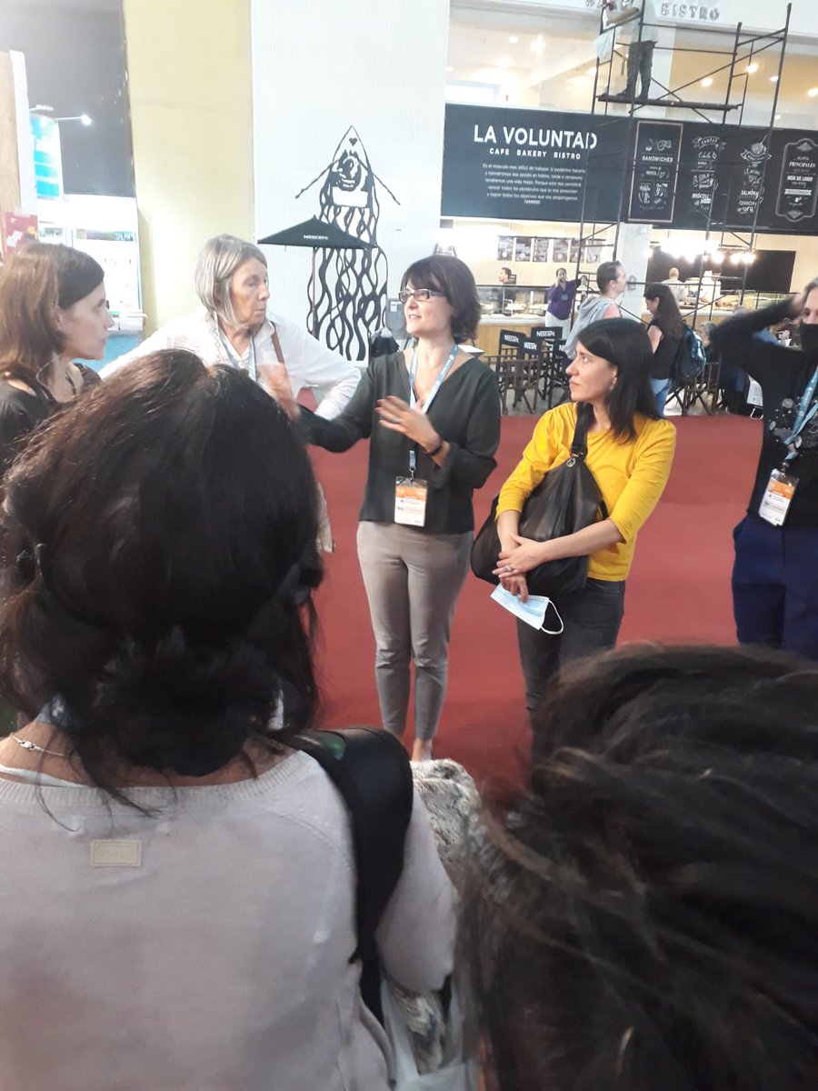 Una tarde descubriendo lo mejor de la @ferialibro junto a <a href="/ibasset/">Ivana Basset</a> y Maria Luisa García.