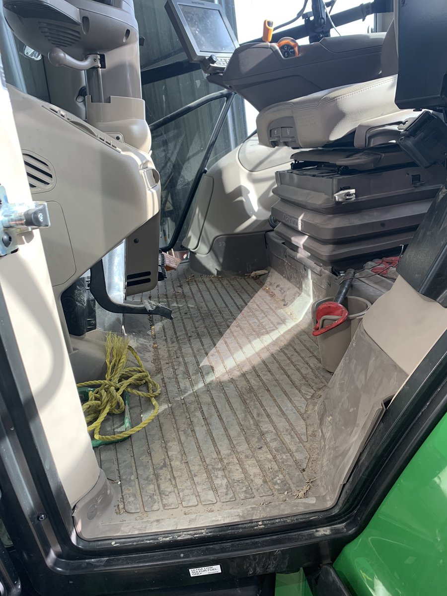 lapointe_13's tweet photo. Got to work on this 6215r and get it all cleaned up for spring work! Send me a DM for any questions or inquiries #mobiledetailing #ontag https://t.co/e1T2yiuCmv