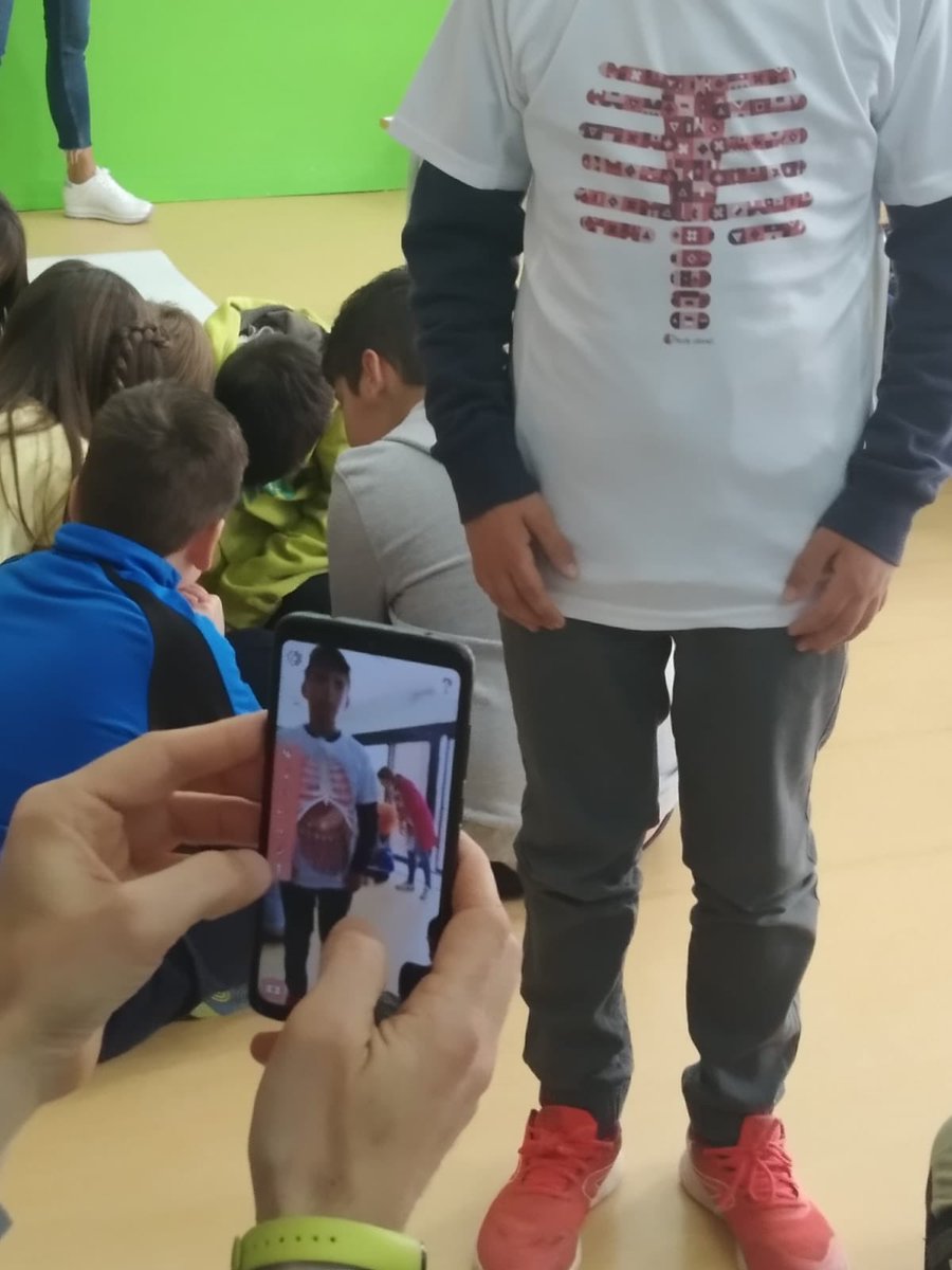 ZERMestral's tweet photo. 👉🏻Avui a @ZERMestral @infocampredo sessió 2 pilotatge DUA amb EVC @fundaciompla ,🎯Descobrir com ens nodrim, els diferents sistemes i òrgans; aprenem EN DIGITAL i en 🙌🏻EQUIP #ACOLLIMDUA #ACOLLIMAendigital #ACOLLIMEquip https://t.co/cruxnp0KHH