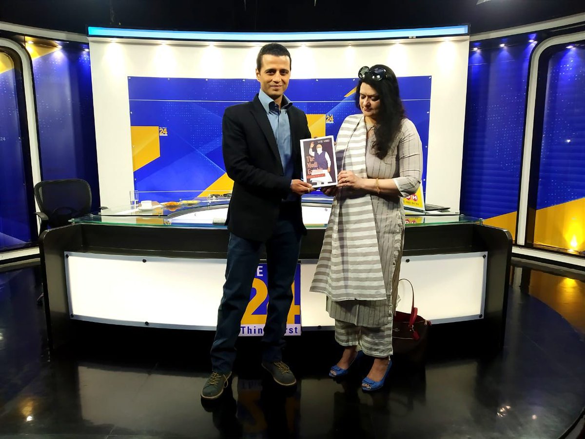 Sanju_Verma_'s tweet image. It was a nice interaction with @manakgupta during the course of my Delhi trip,where I met him at his studio to give him my book, #TheModiGambit :):)