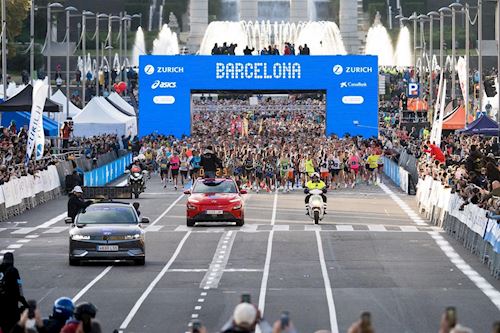 louquecal's tweet photo. Una vegada més correrem per ella i miraré d'honorar la costi el que costi ✊
L'Alexandra una noieta plena de vida, alegre, valenta i forta i que em te el cor robat 😍
#MaratoBcn2022
#8deMaig
#run4us https://t.co/IcXUSfsz1V