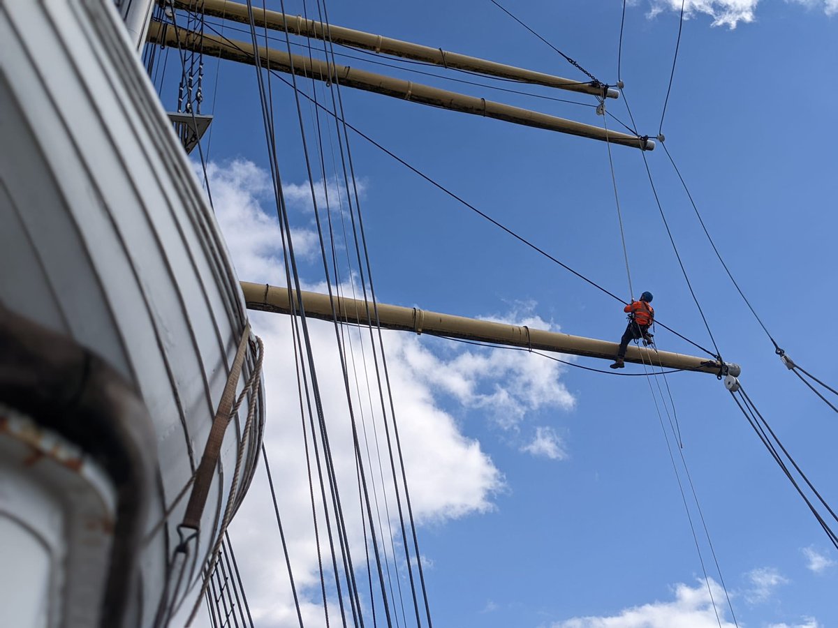 It's been a busy few days onboard this week with @AdvancedRope up the rigging of the Glenlee! 

#thetallship #tallship #glenlee #glasgow #scotland #clyde #livinghistory #nationalhistoricships #museum #ship #flagshipoftheyear #rigging #shipshapenetworkscotland