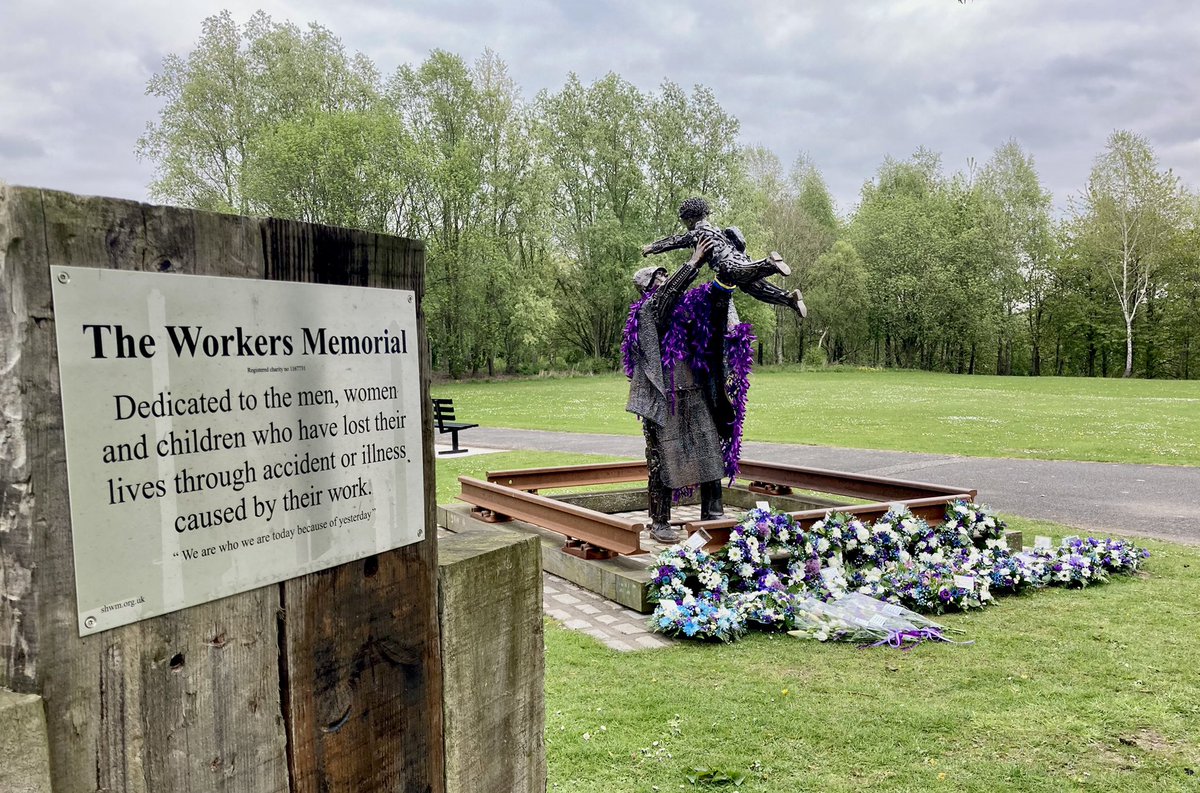 HaydockLabour's tweet photo. Today is International Worker’s Memorial Day and the event was marked with a special service at the memorial in Vera Page Park #StHelens this morning. We remember the dead, and fight for the living. 

Well done @HaydockBand for your superb contribution, as always 💜 

#IWMD2022 https://t.co/Zihetpf5KA