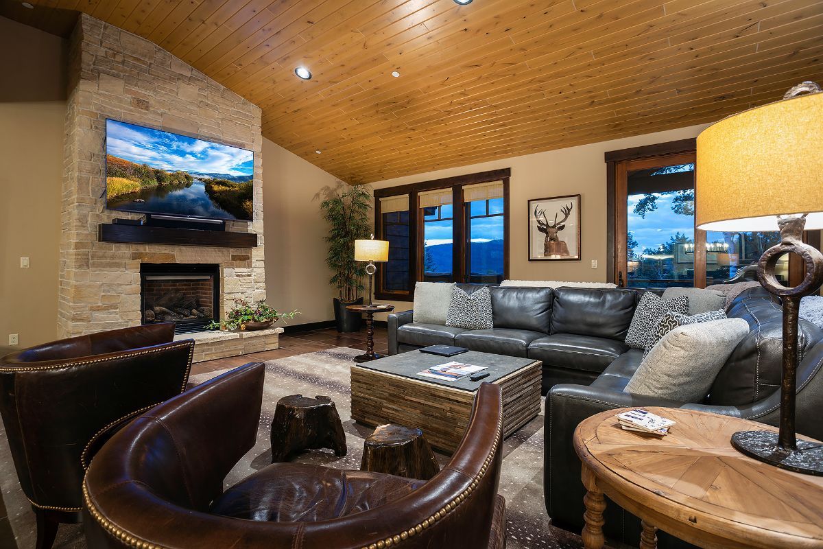 1stduderiding's tweet photo. NEW LISTING - 970 Angels View Ln · 1/2 Duplex at Steamboat Barn Village - https://t.co/1ZYJkZSMIC https://t.co/hc0P7G6CiZ