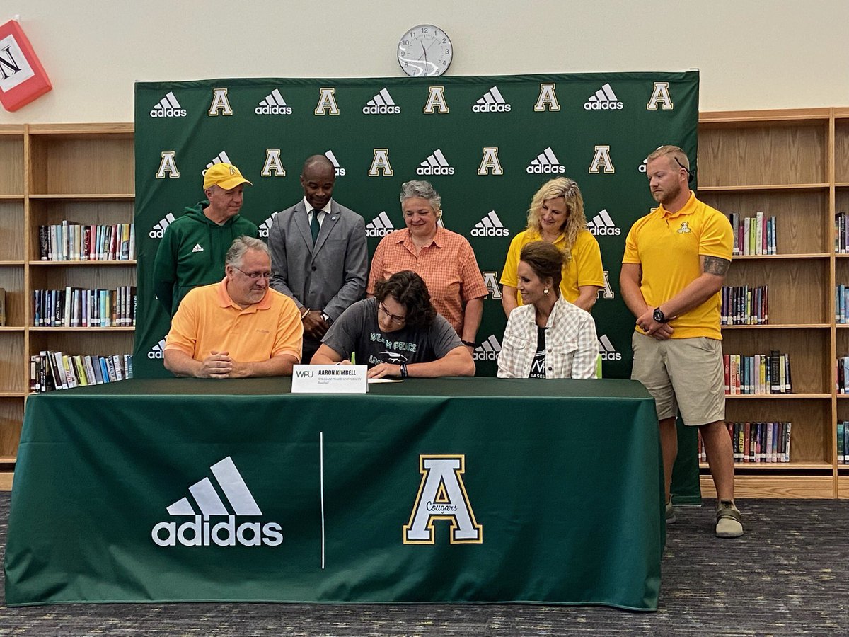 coach_olive's tweet photo. Extremely proud of these two young men for signing their NLI today. Bright future ahead for both‼️ @BaseballApex @apexcougarclub @apexhsathletics @ApexHighSchool https://t.co/NbbL0GhRO6
