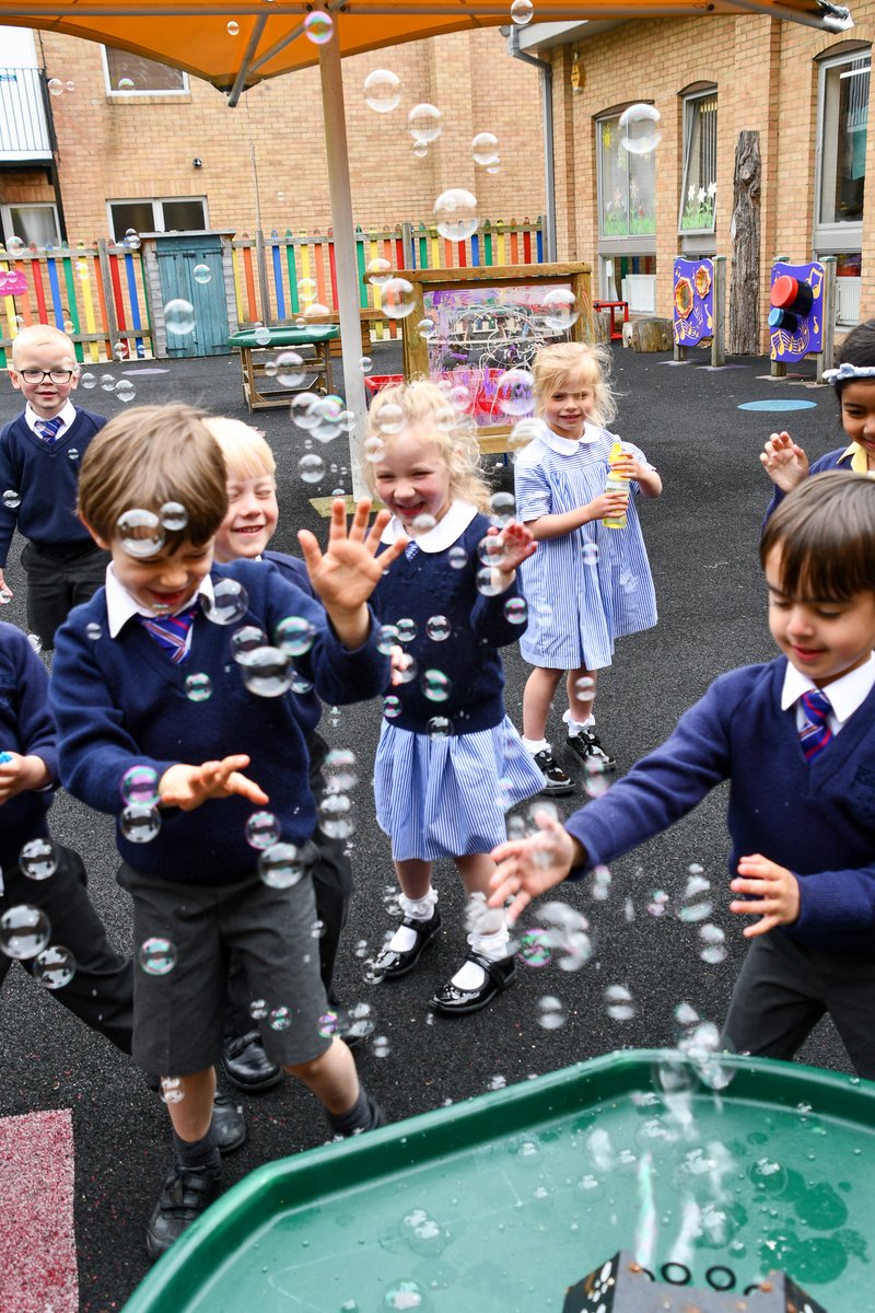 StEdsPrePrep's tweet image. Igniting scientific curiosity! Today, Reception Elm had the exciting task of making their own bubble mixture from scratch, in order to learn all about quantities. This was a great experiment which encouraged their social and communication skills as well as working as a team!🧪