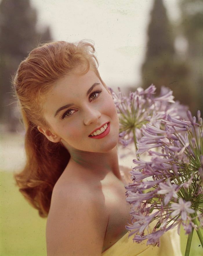 Happy birthday to Ann Margret.
(April 28, 1941) 