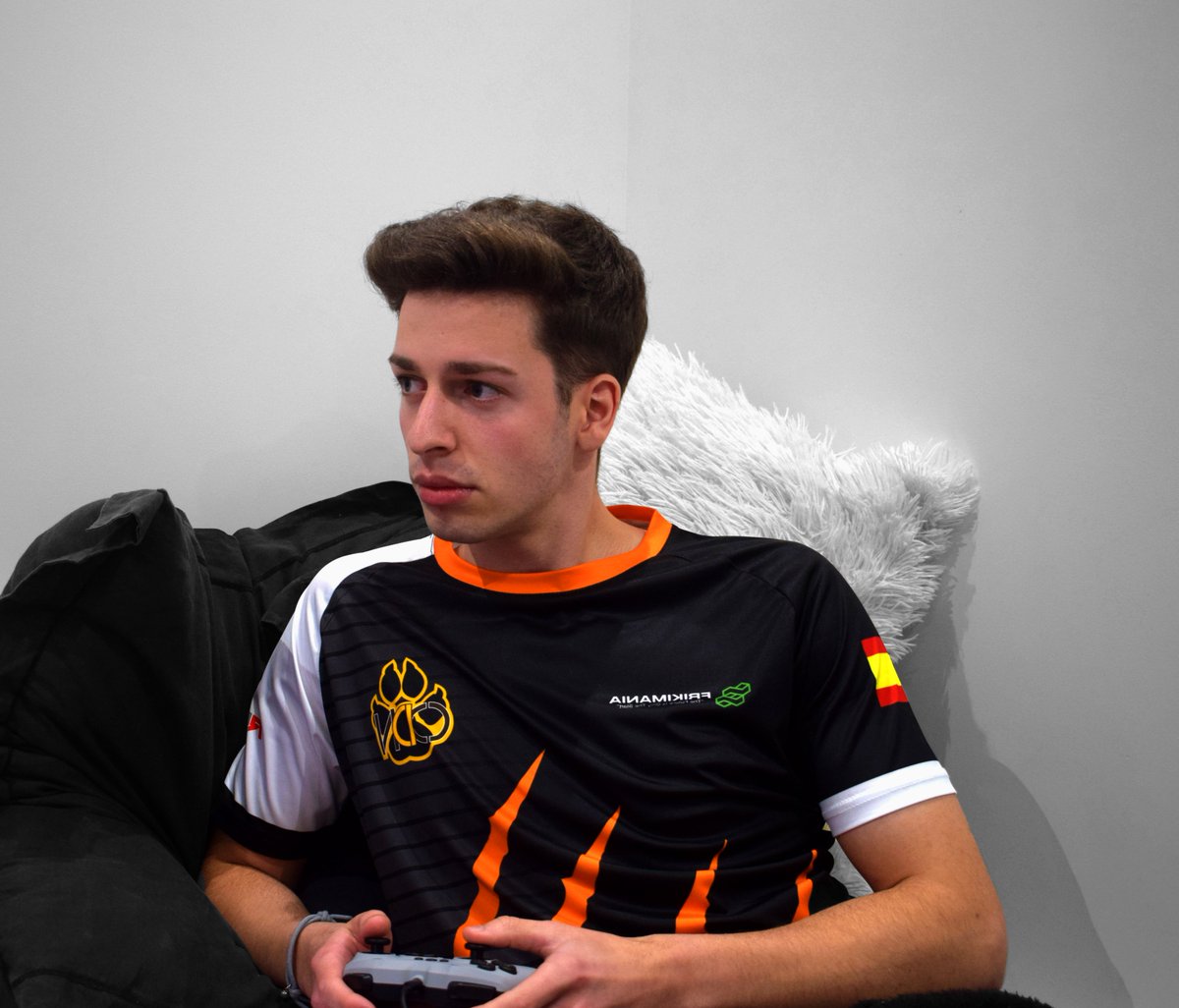 ¿A qué estará jugando Fede? 👀🎮