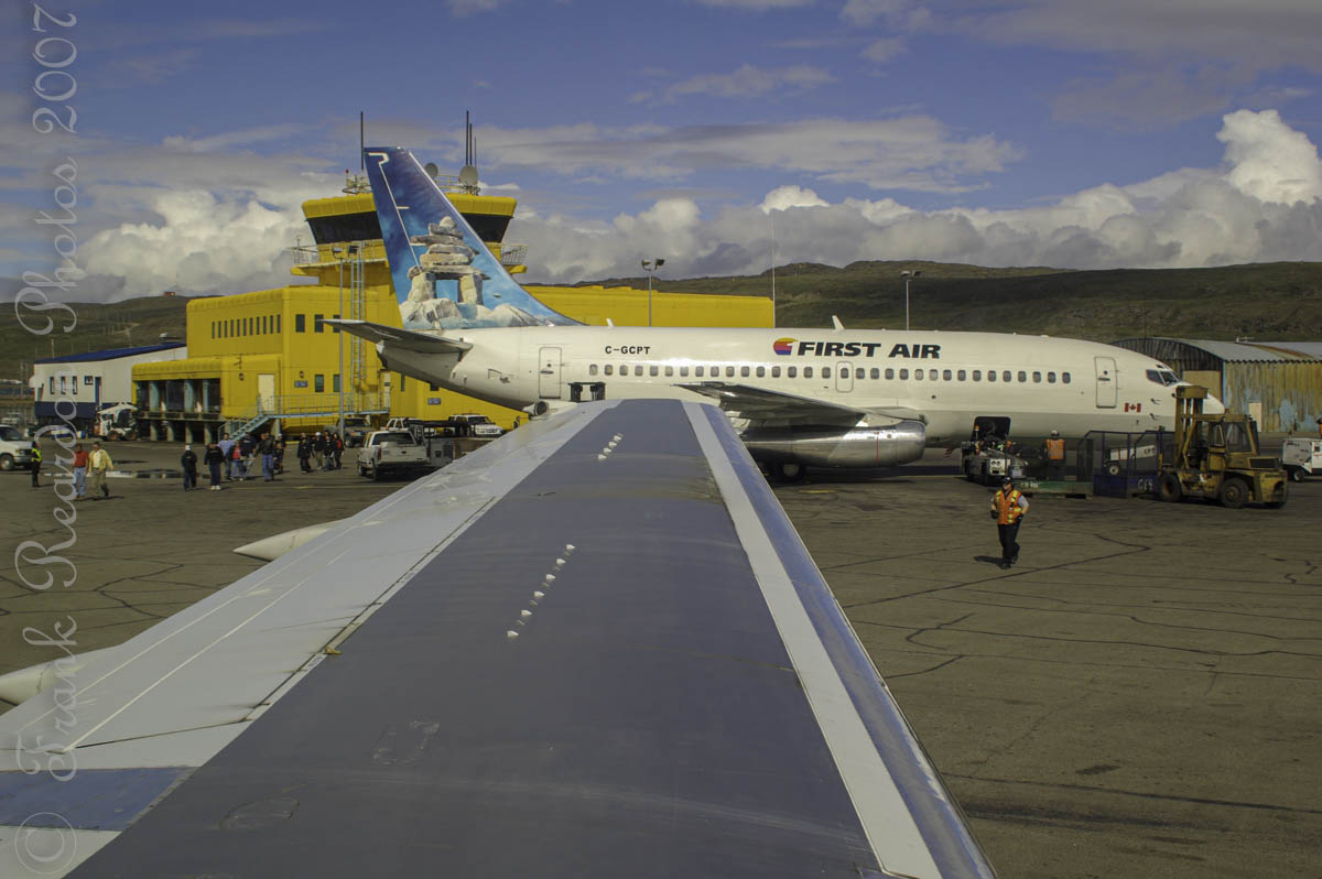 FrankReardon1's tweet photo. Another historical shot of the 1981 Boeing 737-200 (MSN 22258) C-GCPT by #FirstAir in #Iqaluit #Nunavut back in 2007. #YFBSpotters #Yellowsubmarine #TailArt #Inuksuk 
@teaellepea1 https://t.co/tNzDZsiVKT