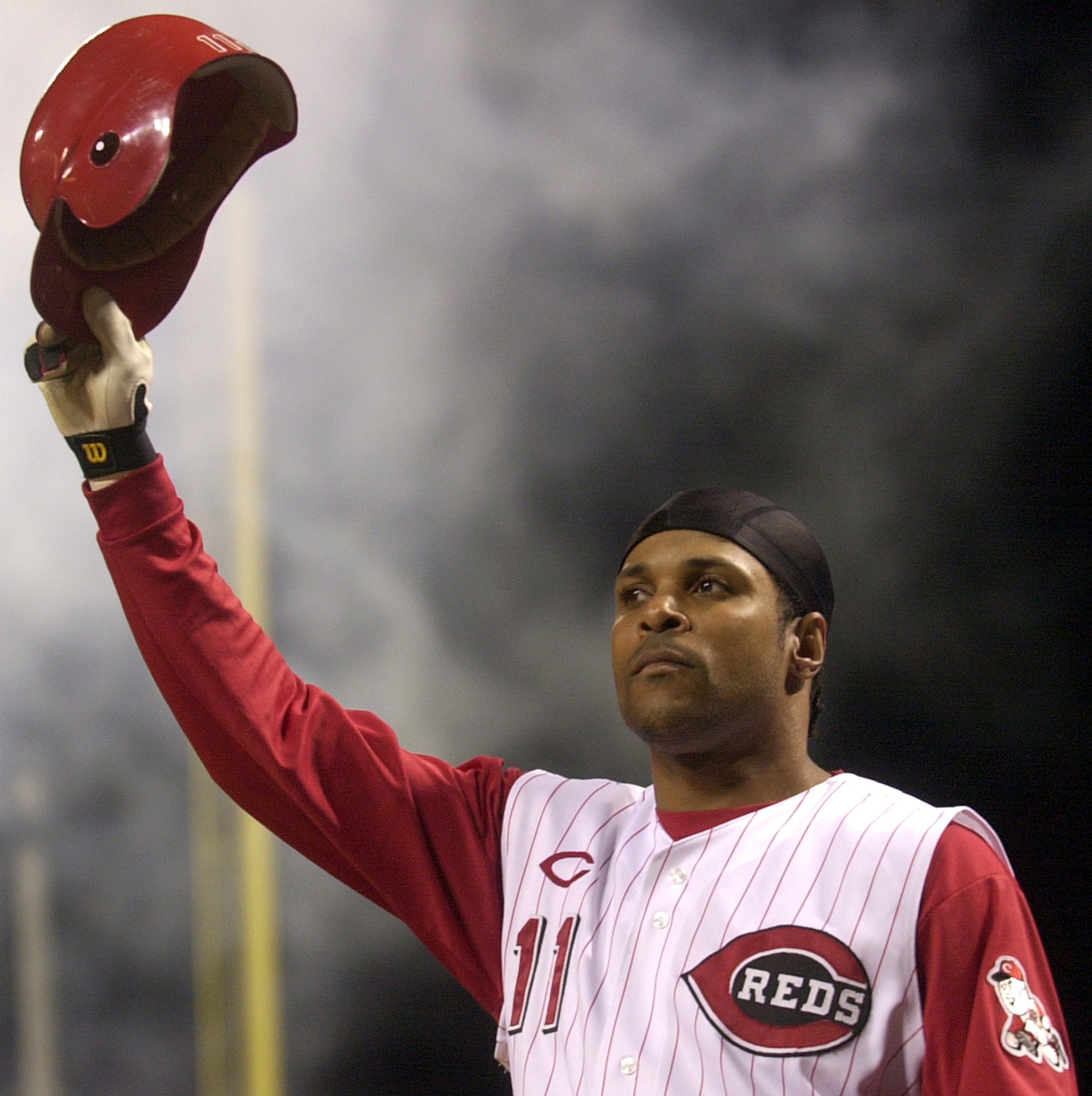 Happy 58th birthday to Hall of Famer and icon Barry Larkin!    