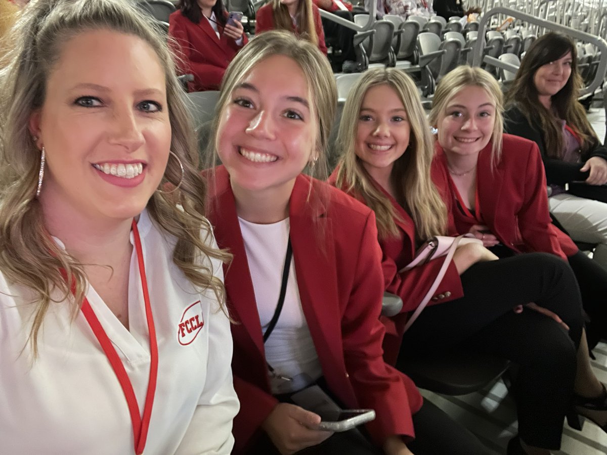 KeystoneFCCLA's tweet photo. Day 1 of the Ohio FCCLA State Leadership Conference!❤️

#celebrateKHScats #ohioFCCLA #OhioSLC2022 

@MrKohler2 @mrs_meczka @jbaileyKLSAD https://t.co/kGam3LWAUm