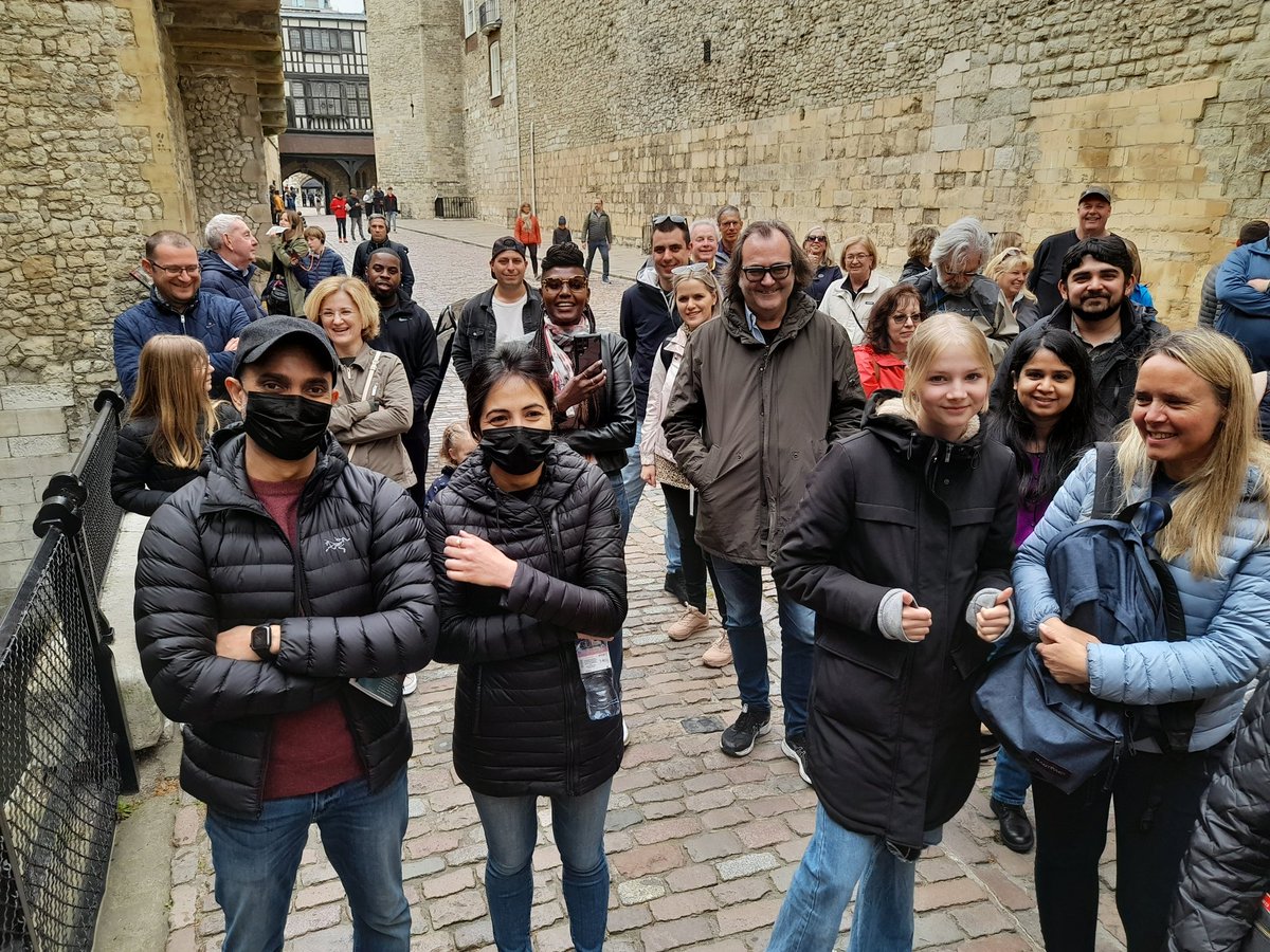ExBeefeaterDave's tweet photo. My last tour today @TowerOfLondon ๐ฐ Lots of fun with our visitors, while interpreting #History for them #HistoryCanBeFun ๐ https://t.co/2v0N88JhLv