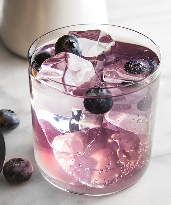 vangoghvodka's tweet photo. This drawing has us feeling inspired. ✨ Let’s make a Van Gogh Açaí-Blueberry Lemonade.

All you’ll need is 2 oz. Van Gogh Açaí-Blueberry Vodka and 4 oz. of your favorite pink lemonade. Add to a glass with ice and fresh blueberries and enjoy.

#GoghCreate

📷: @regsimonipaints https://t.co/MDXZUcPcUm