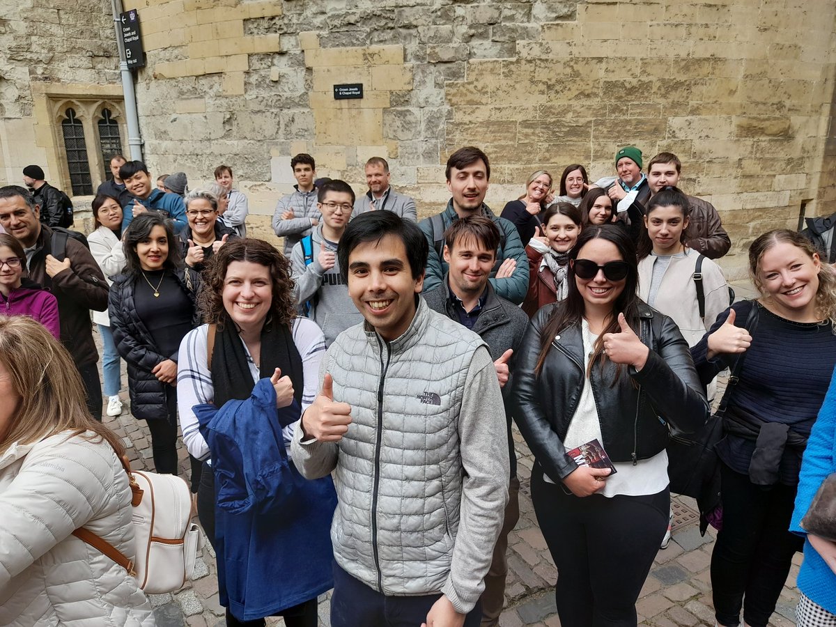 ExBeefeaterDave's tweet photo. My last tour today @TowerOfLondon ๐ฐ Lots of fun with our visitors, while interpreting #History for them #HistoryCanBeFun ๐ https://t.co/2v0N88JhLv