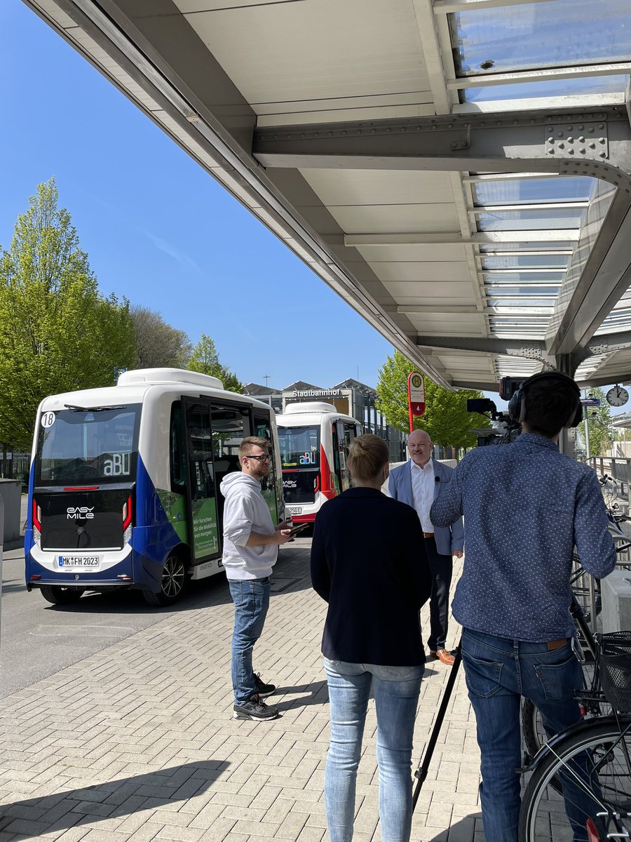 KDN_NRW's tweet photo. Auch heute hatten wir wieder tolle Interviewpartner vor der #Kamera, die über interessante #digitaleProjekte aus der #Modellregion Soest berichtet haben. Seid gespannt auf unsere Videoreihe für @WirtschaftNRW 🎥 https://t.co/W9sMrwdHOw