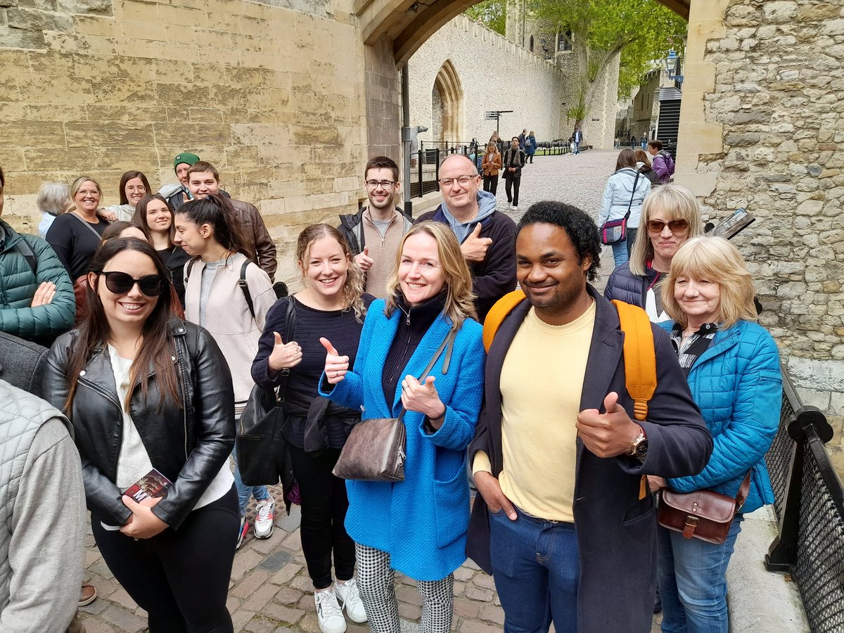 ExBeefeaterDave's tweet photo. My last tour today @TowerOfLondon ๐ฐ Lots of fun with our visitors, while interpreting #History for them #HistoryCanBeFun ๐ https://t.co/2v0N88JhLv
