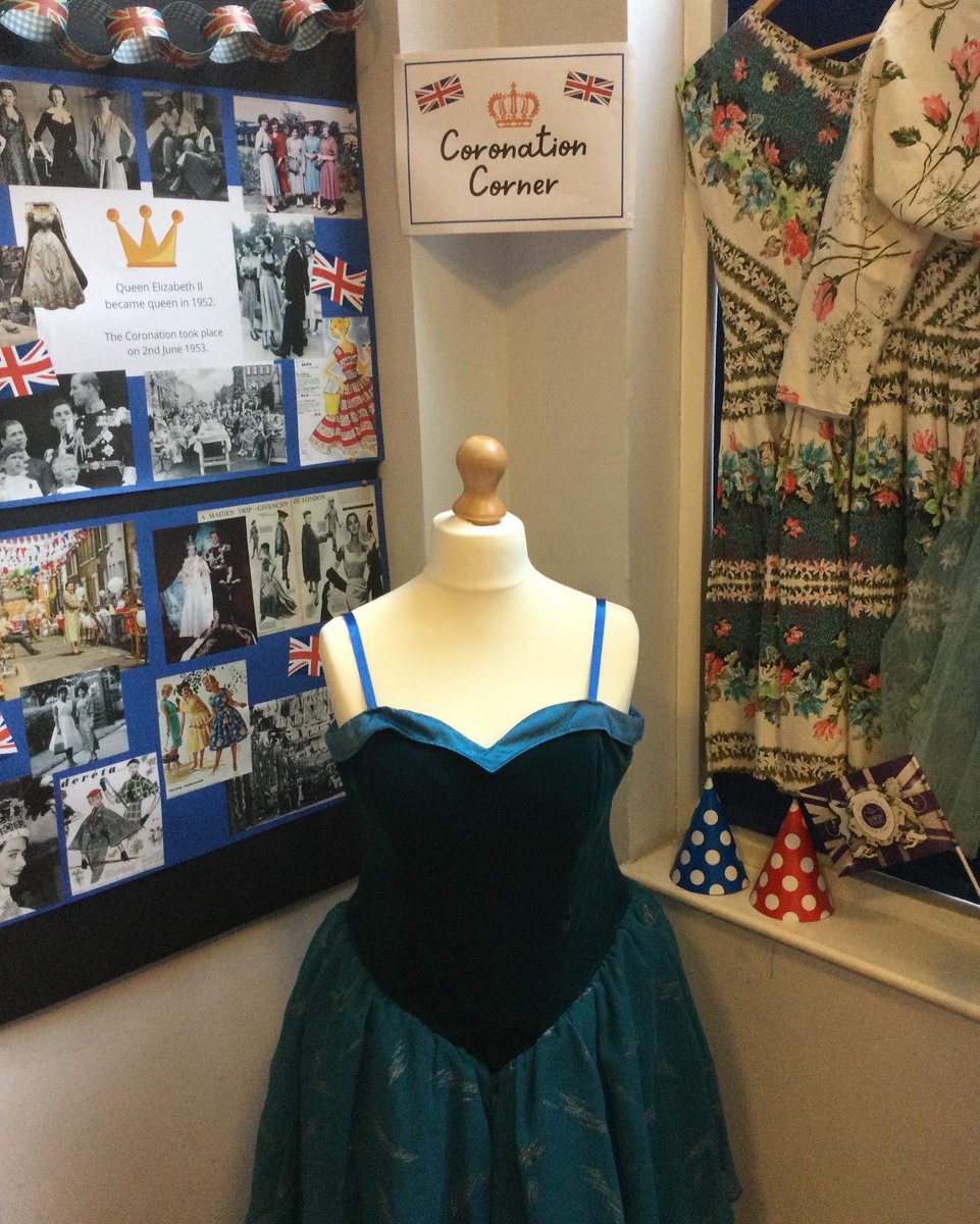 We're celebrating the Queen's Platinum Jubilee in Costume Corner. Hooray for 70 glorious years! 
@MalvernStJames <a href="/RoyalFamily/">The Royal Family</a>