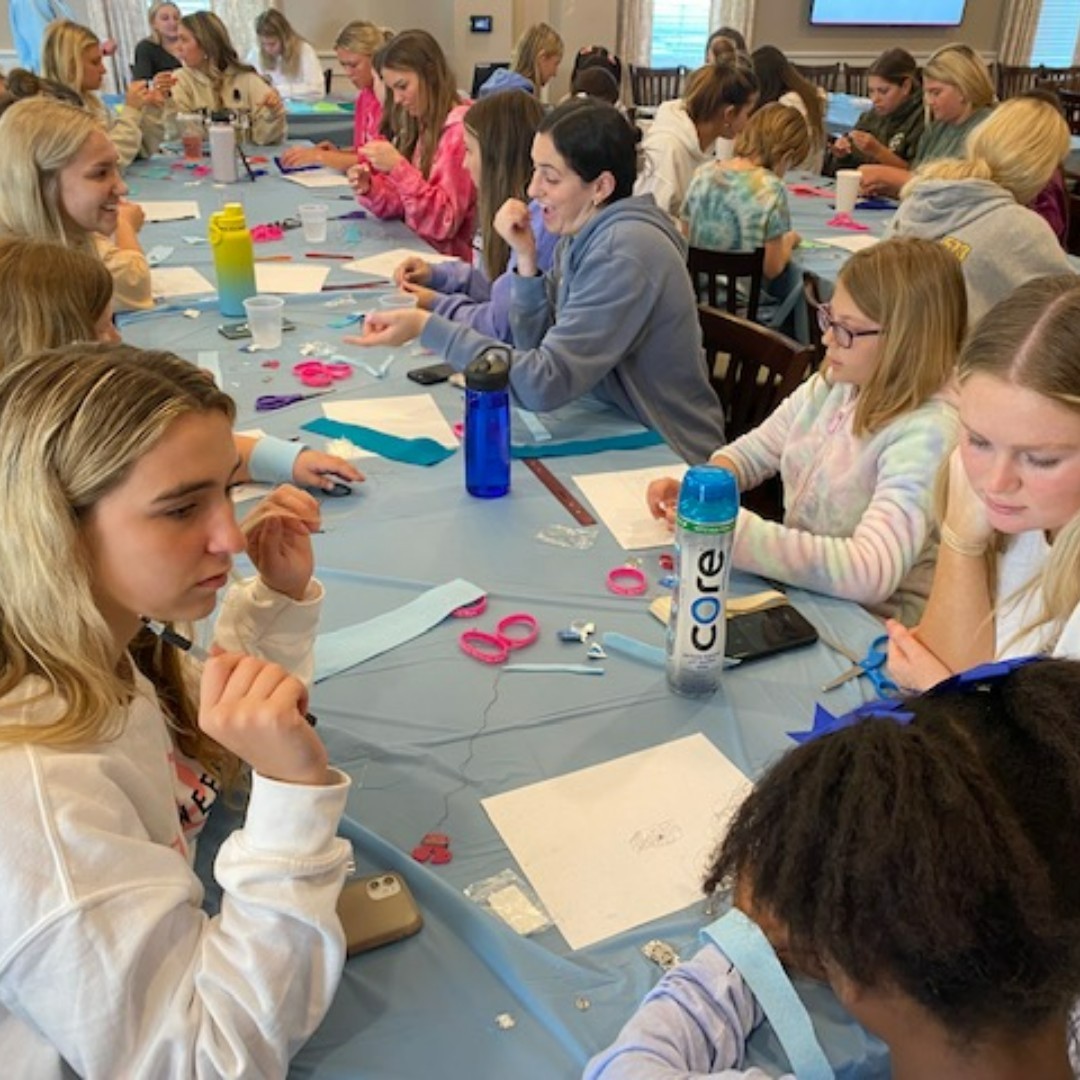 HeartofMoGOTR's tweet photo. We are so grateful to our @gpbcrescentmoon partners for a fun event at their house for our GOTR girls on Sunday! Thank you to Erica Martin, owner of @PixelJamDigital for teaching our girls how to create light up bracelets using the science of circuits! https://t.co/eMs4CgnhUI