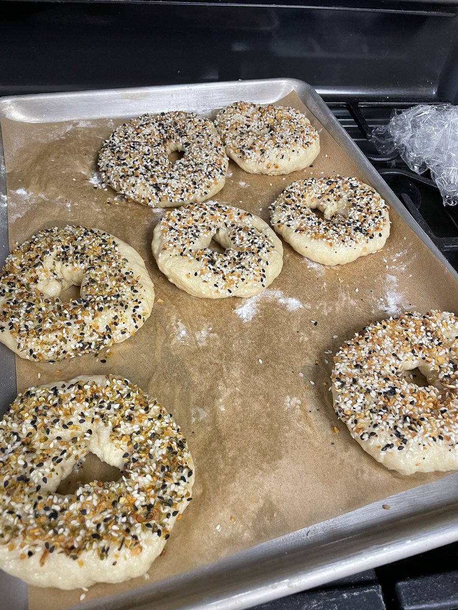 CiaThs's tweet photo. Making our own Bagels in Culinary Essential!! @ISDSchools #FACS #THSFACS https://t.co/TXXEmWGuxW